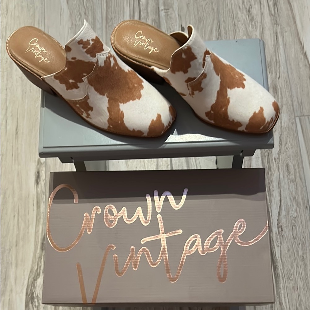 Crown Vintage Women's Brown and White Mules
